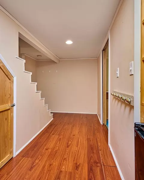 Entry Way - 170 E Hadley Rd #65, Amherst, MA 01002 photo 2 of 2