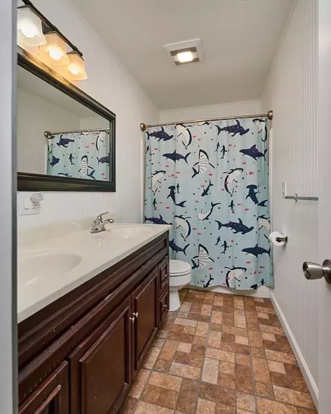 Bath - 170 E Hadley Rd #65, Amherst, MA 01002 photo 2 of 2
