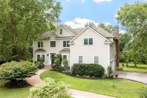 18 Lawrence St, Pepperell, MA 01463