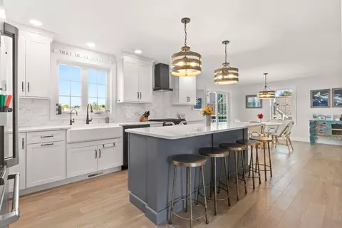 Kitchen - 59 Riverview Ave, Danvers, MA 01923 photo 5 of 7