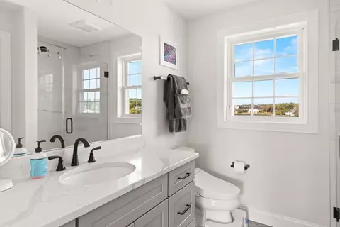 Bath - 59 Riverview Ave, Danvers, MA 01923 photo 2 of 5