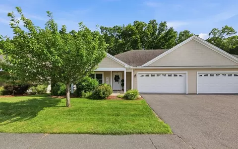 79 Cherry Dr #79, Wilbraham, MA 01095