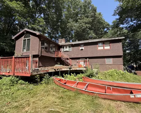 33 Juckett Hill Dr, Belchertown, MA 01007