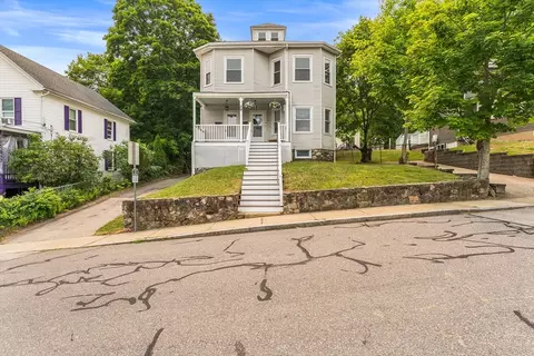 39 Orchard St, Marlborough, MA 01752