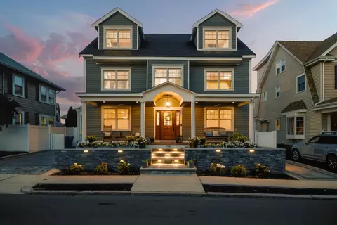 174 Bartlett Rd, Winthrop, MA 02152