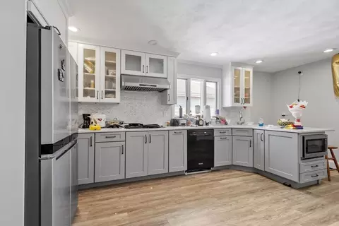 26 Shirley St, Everett, MA 02149 photo 4