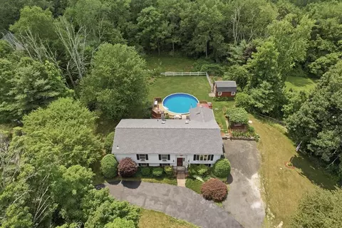 1 Mcintyre Rd, Charlton, MA 01507