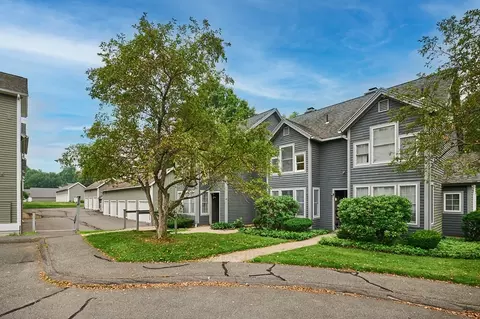 51 Amity Pl #51, Amherst, MA 01002