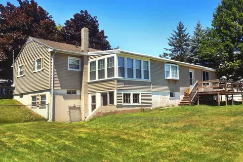 33 Johnson St, Newburyport, MA 01950