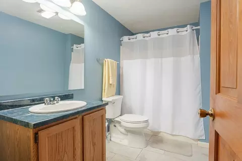Bath - 703 Brookhaven Ln #703, Woonsocket, RI 02895 photo 1 of 4