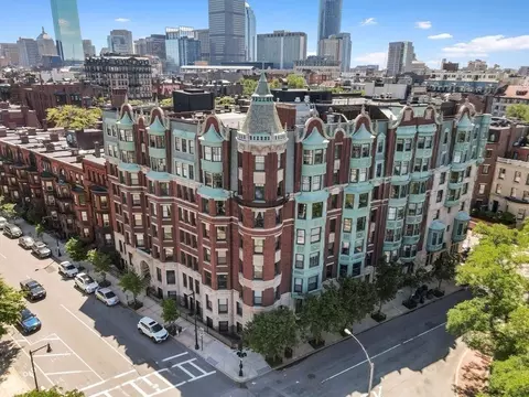 View/Area - 4 Charlesgate E #705, Boston, MA 02215 photo 4 of 8