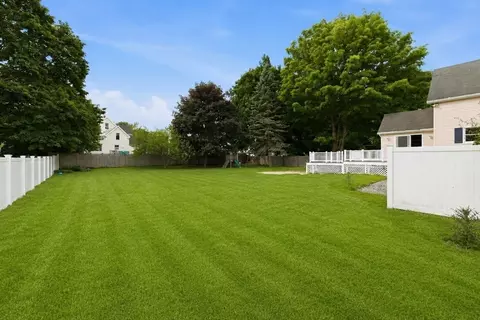 Exterior - 16 Elm St, Reading, MA 01867 photo 2 of 4