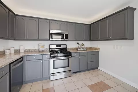 Kitchen - 16 Elm St, Reading, MA 01867 photo 4 of 5