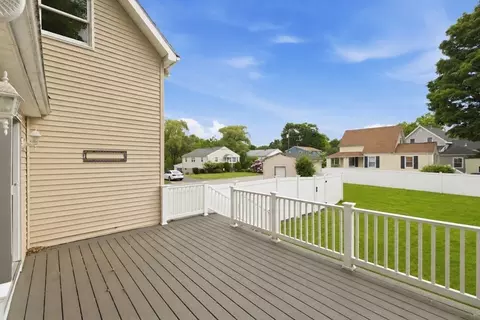 Exterior - 16 Elm St, Reading, MA 01867 photo 3 of 4