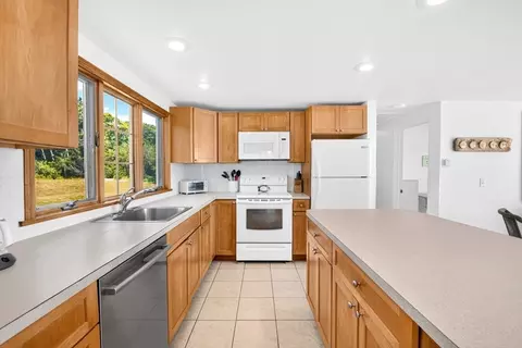 Kitchen - 7 Gull Ln, Bourne, MA 02534 photo 1 of 2