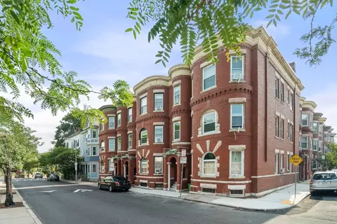124 Day St #2, Jamaica Plain, MA 02130