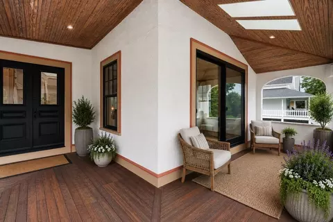 Exterior - 73 Main St, Hull, MA 02045 photo 3 of 10
