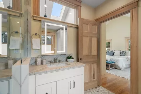 Bath - 73 Main St, Hull, MA 02045 photo 3 of 5
