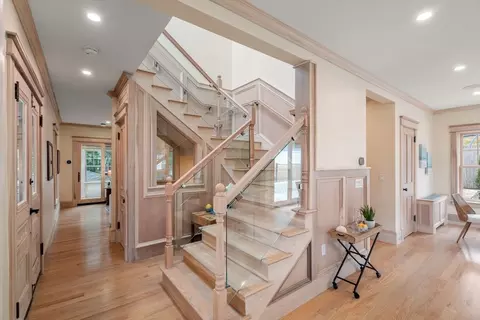Entry Way - 73 Main St, Hull, MA 02045 photo 3 of 5