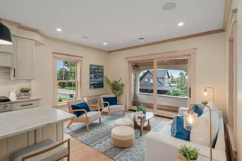 Living - 73 Main St, Hull, MA 02045 photo 3 of 4