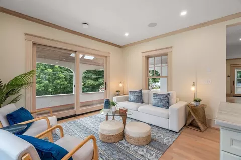 Living - 73 Main St, Hull, MA 02045 photo 4 of 4