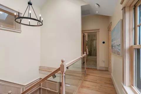 Entry Way - 73 Main St, Hull, MA 02045 photo 4 of 5