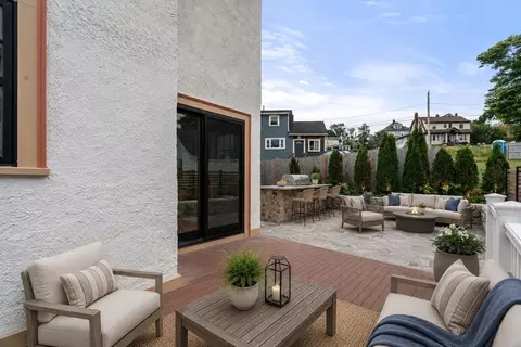 Exterior - 73 Main St, Hull, MA 02045 photo 6 of 10