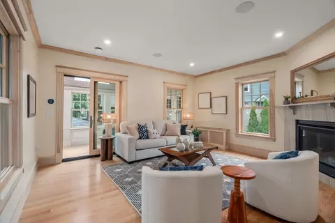 Living - 73 Main St, Hull, MA 02045 photo 1 of 4
