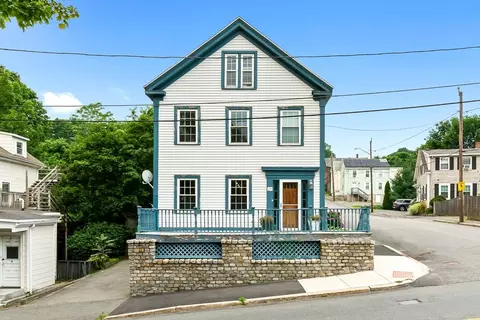 28 Grove St, Salem, MA 01970