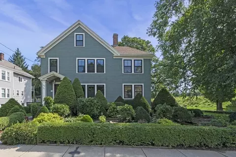 143 Oakley Rd #143, Belmont, MA 02478