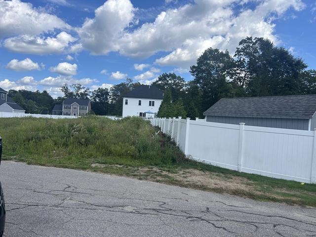 11 Primrose Ter, North Attleboro, MA 02760