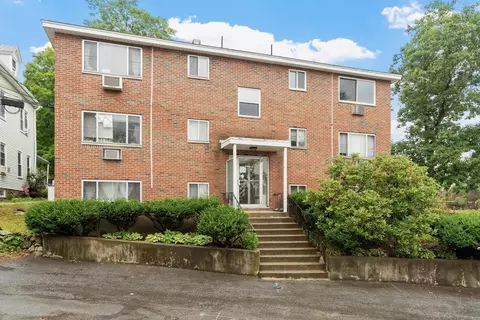 6 Norumbega Ter #8, Waltham, MA 02453
