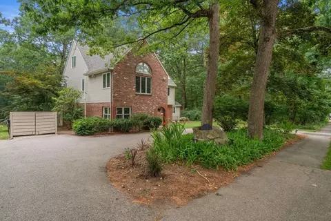 Exterior - 298 Marked Tree Rd, Needham, MA 02492 photo 7 of 8
