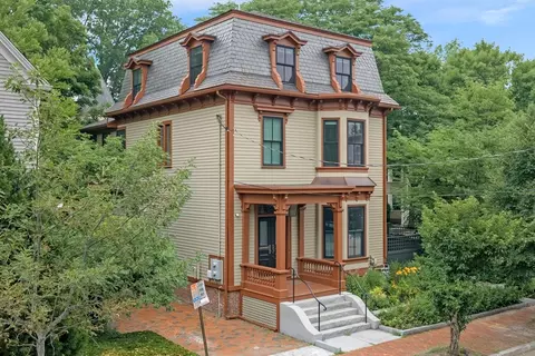 81 Garfield St #81, Cambridge, MA 02138