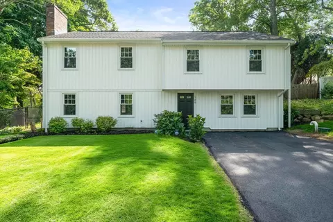 709 County Rd, Bourne, MA 02559 photo 1