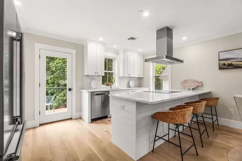 101 Market St # B, Amesbury, MA 01913