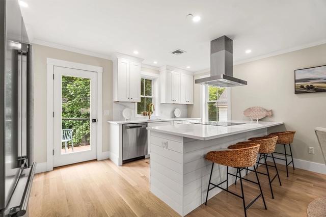 101 Market St # B, Amesbury, MA 01913