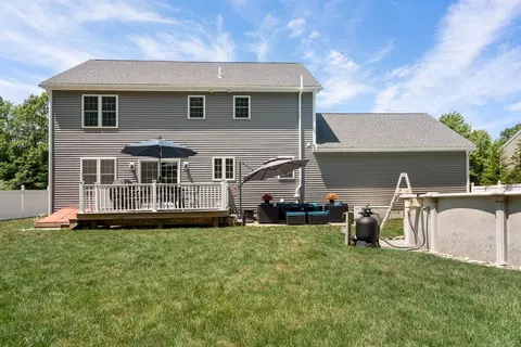 Exterior - 31 Brookside Dr, Douglas, MA 01516 photo 5 of 9