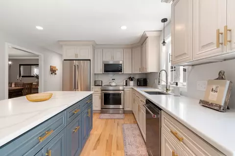 Kitchen - 31 Brookside Dr, Douglas, MA 01516 photo 2 of 5