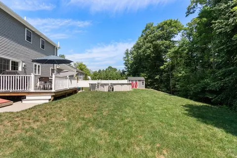 Exterior - 31 Brookside Dr, Douglas, MA 01516 photo 7 of 9