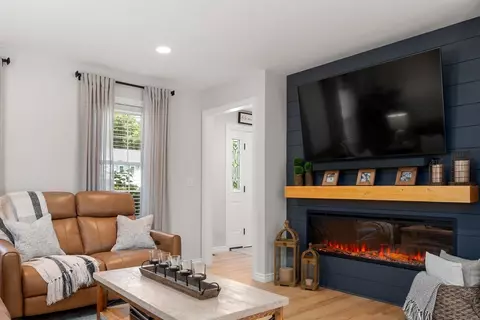 Living - 31 Brookside Dr, Douglas, MA 01516 photo 3 of 4