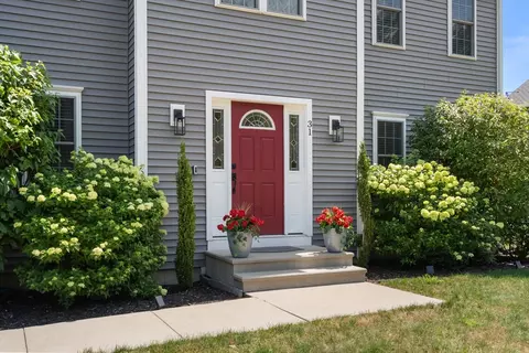 Exterior - 31 Brookside Dr, Douglas, MA 01516 photo 2 of 9