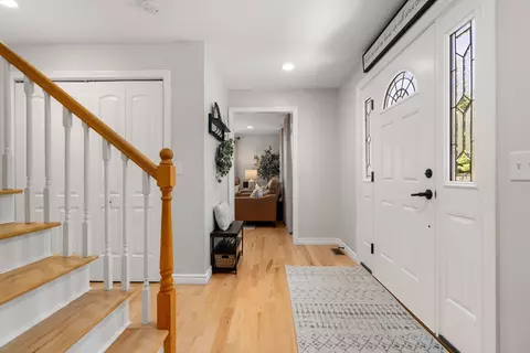 Entry Way - 31 Brookside Dr, Douglas, MA 01516 photo 2 of 2