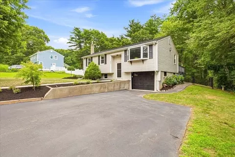 252 Gorwin Dr, Hanson, MA 02341 photo 2