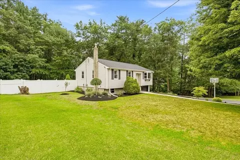 252 Gorwin Dr, Hanson, MA 02341 photo 3