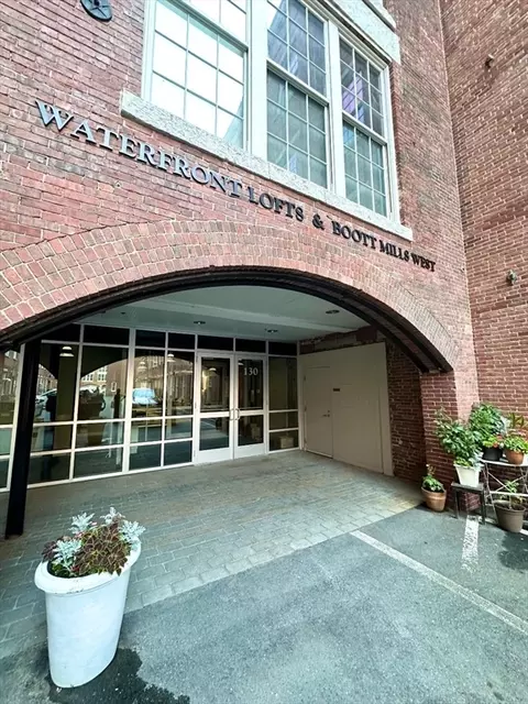 130 John St #355, Lowell, MA 01852