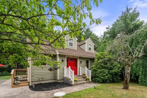40 Clear Pond Rd, Lakeville, MA 02347