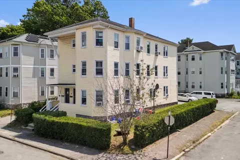 122 Dorchester St, Worcester, MA 01604