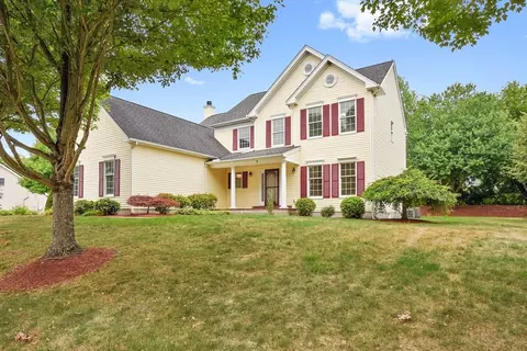 7 Whitehall Way, Bellingham, MA 02019