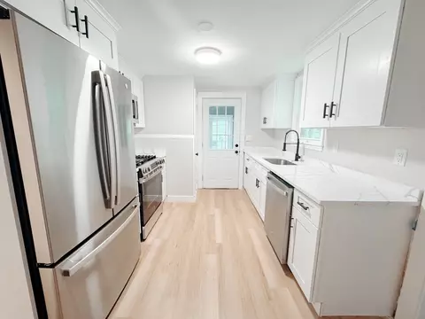 21 Bridge St, Beverly, MA 01915 photo 3